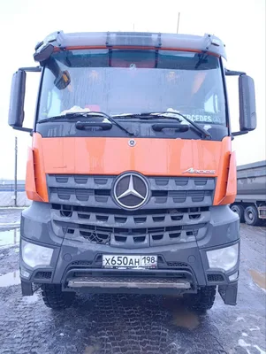 Mercedes-Benz Arocs 8x8 Самосвал